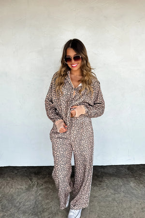 PREORDER- FLORAL & CHEETAH EASY DOES IT PULLOVER