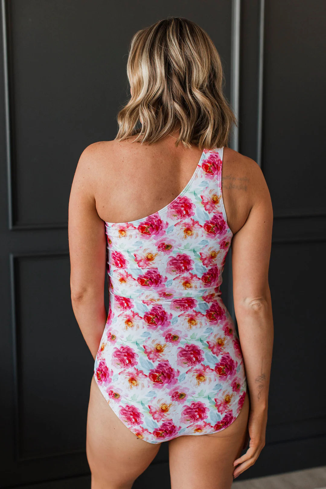 Tropical looks floral One-Piece Ivory and Pink