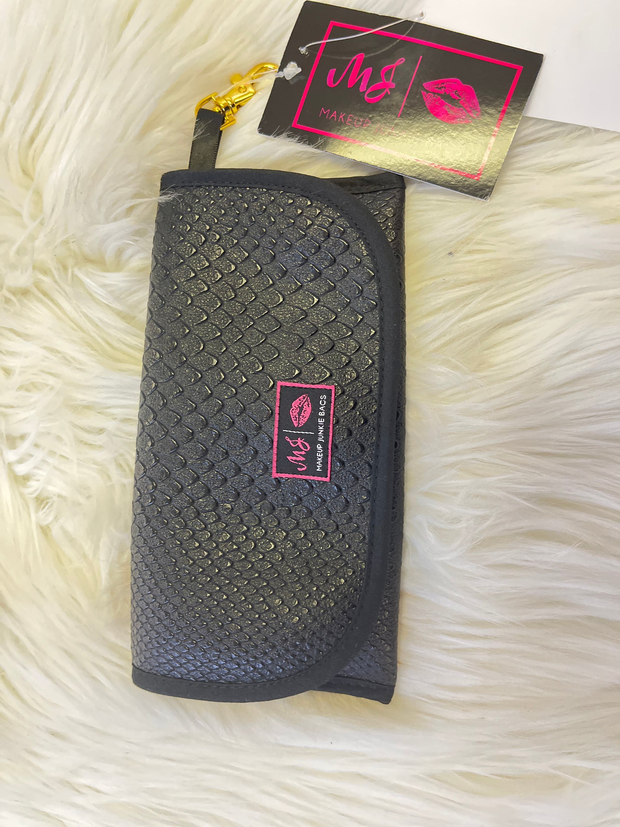 Makeup Junkie Black Cobra Sunglasses Case